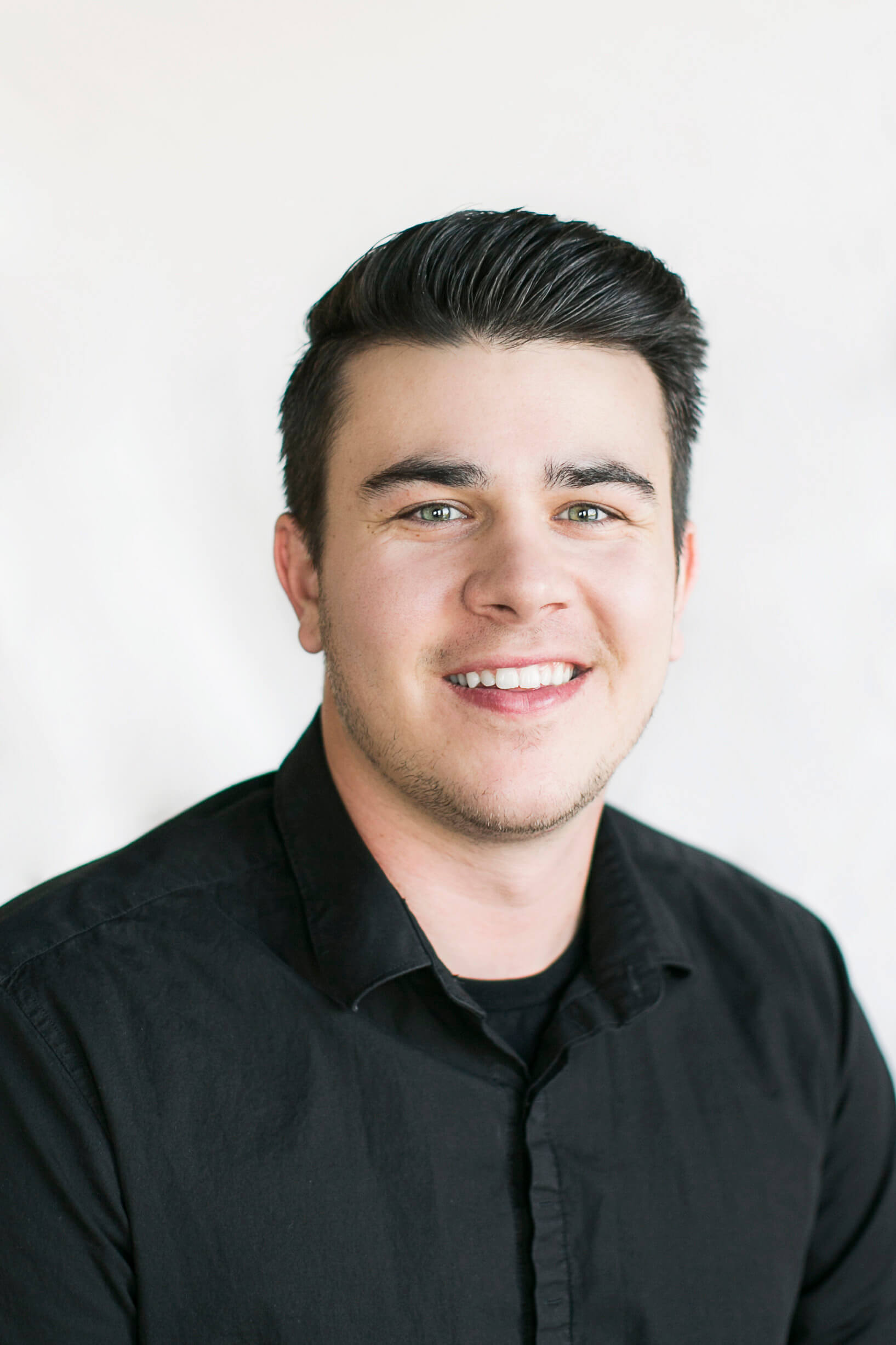 A headshot of Kalen Smith, Burley Physical Therapy office manager.