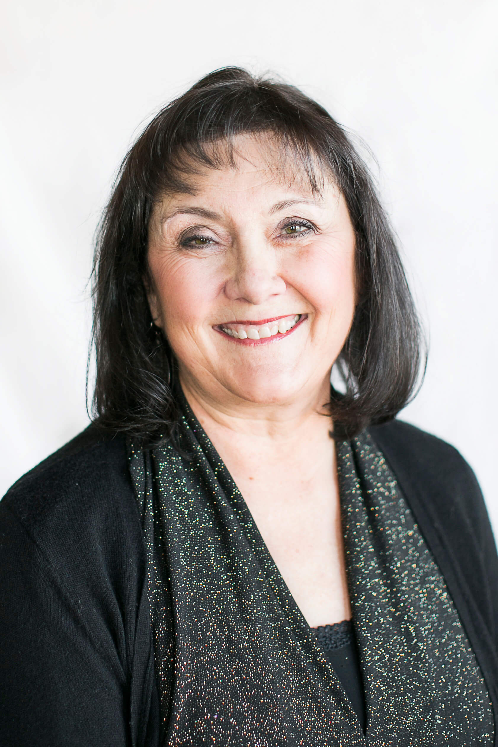 A headshot of Tia Mullins, Burley Physical Therapy message therapist..